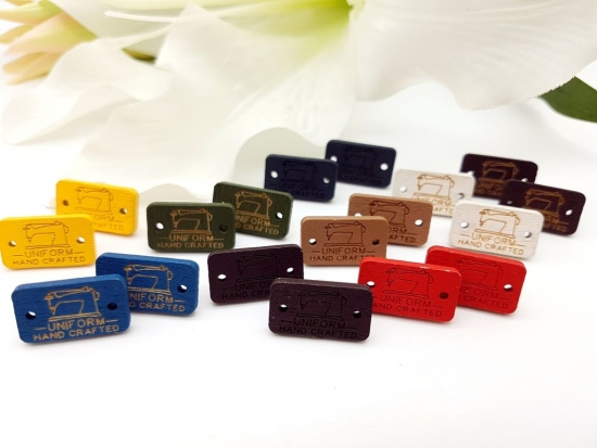 Uniform Hand Crafted Knopf Ohrstecker Button